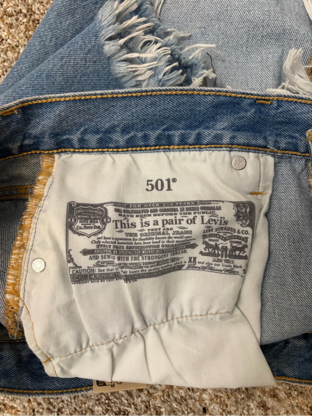 274. Levi’s 501 Shorts, medium wash, NWT - Picture 4 of 4
